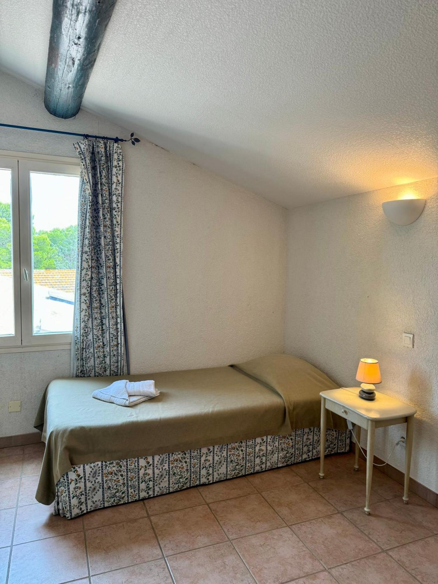 Guest house Mas Du Grand Peloux Port-Saint-Louis-du-Rhone